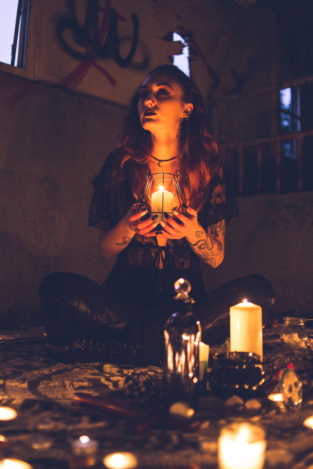 differences between religion and cult