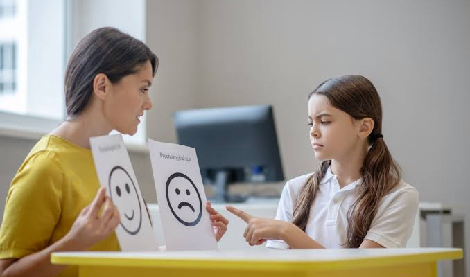 Positive Discipline: A Guide to Encouraging Good Behavior and Nurturing Emotional Intelligence in Children